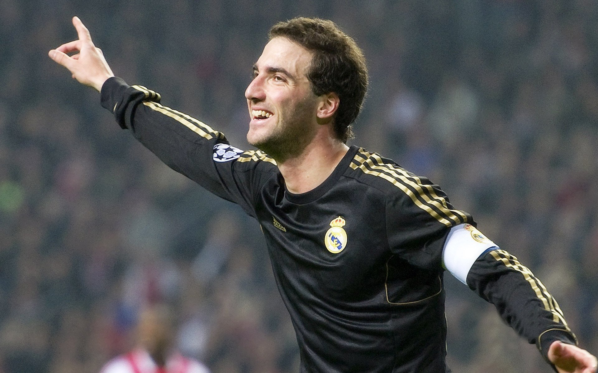 KAIYUN 中国大陆-法甲豪门引领战术创新，比赛精彩纷呈，法甲豪门宣布全队停薪