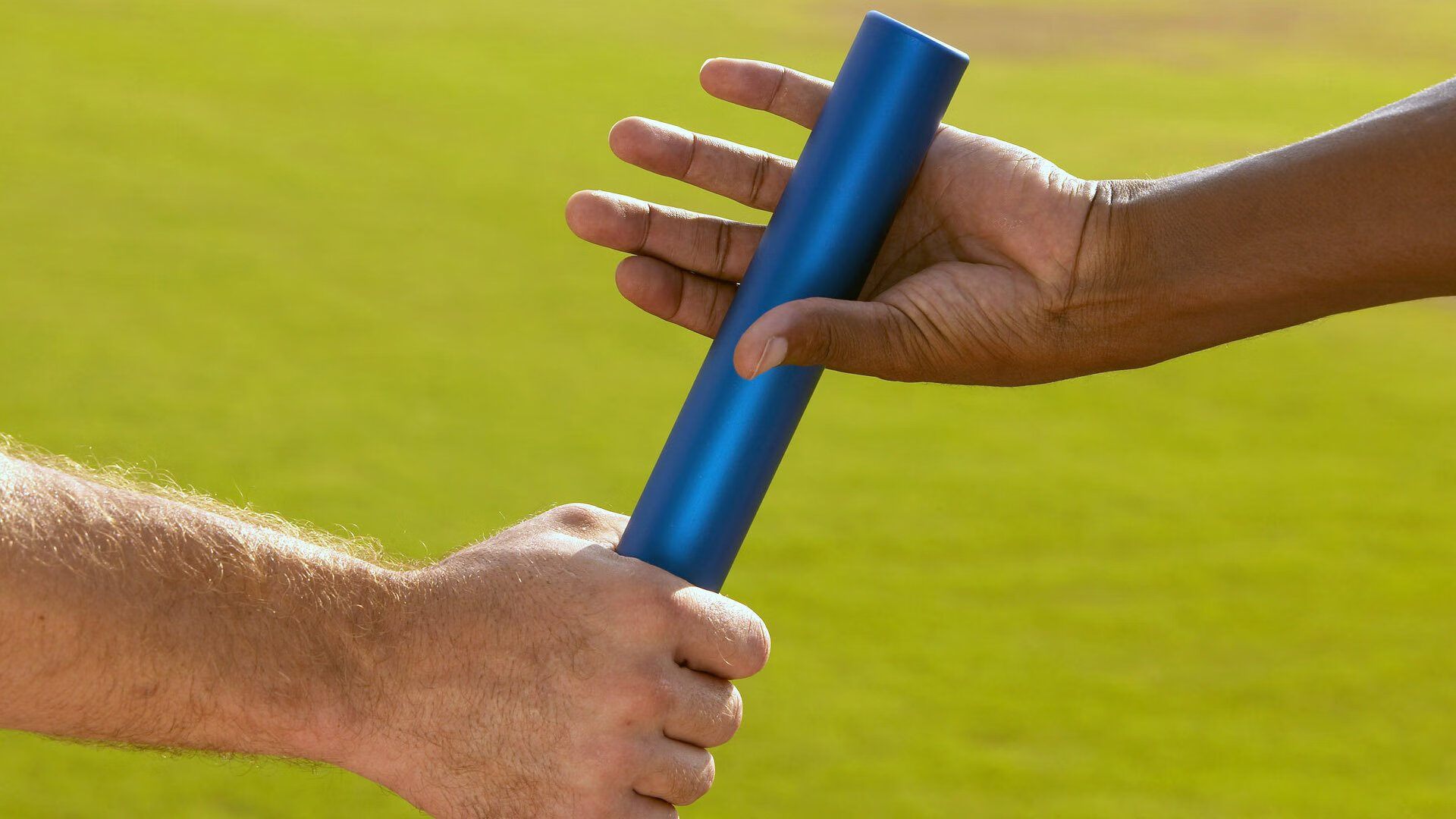 开云权威入口-车手突发状况大揭密：面对突如其来的危机如何应对？，车辆遇到突发情况驾驶员应如何处理